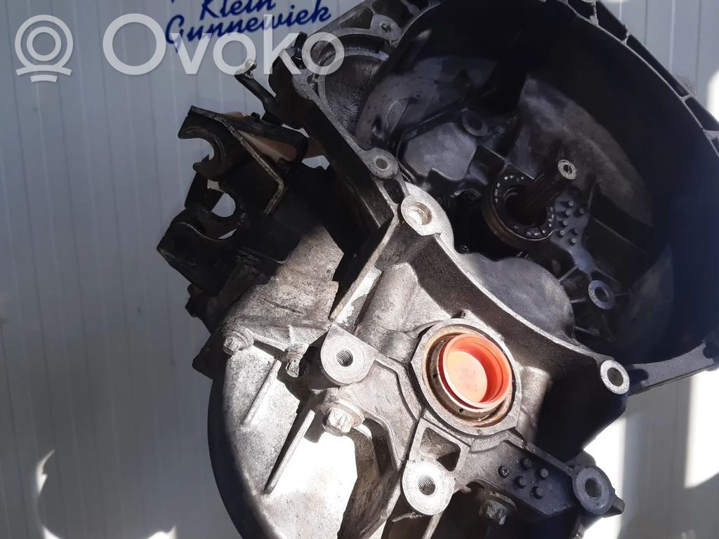 Opel Zafira B Manual 5 speed gearbox 