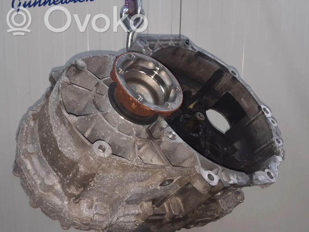 Volkswagen PASSAT B7 Mechaninė 5 pavarų dėžė 