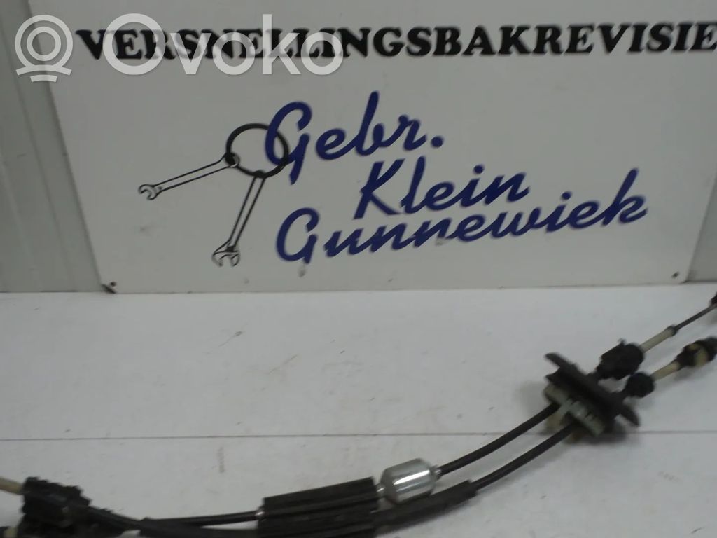 Peugeot 208 II Gear shift cable linkage 