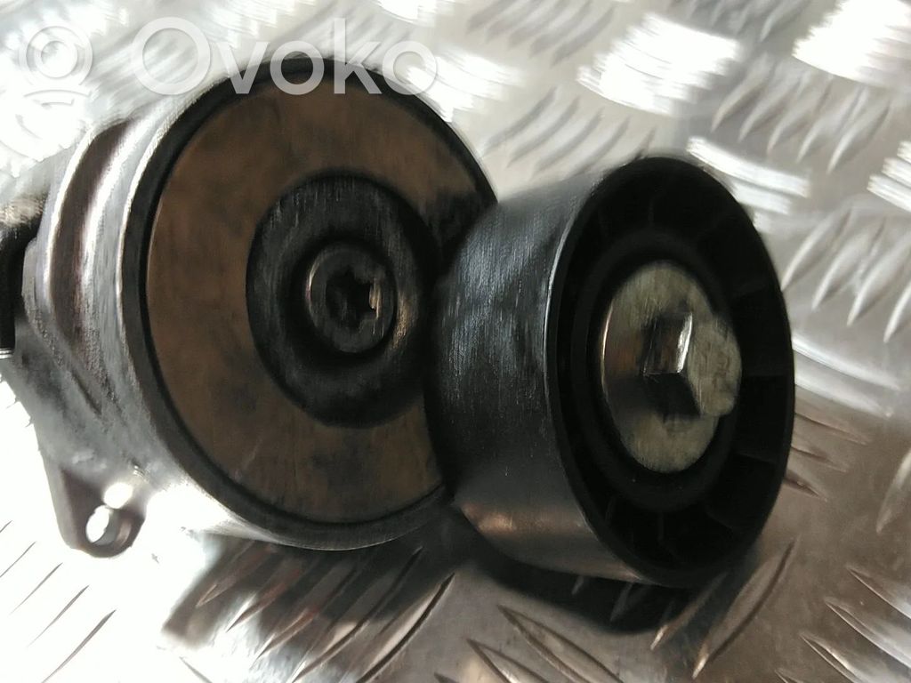 Opel Combo D Kita variklio skyriaus detalė 