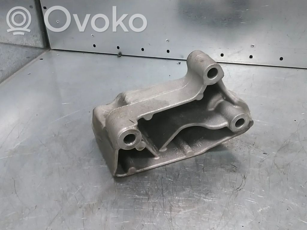 Volkswagen Golf VIII Подушка коробки передач 