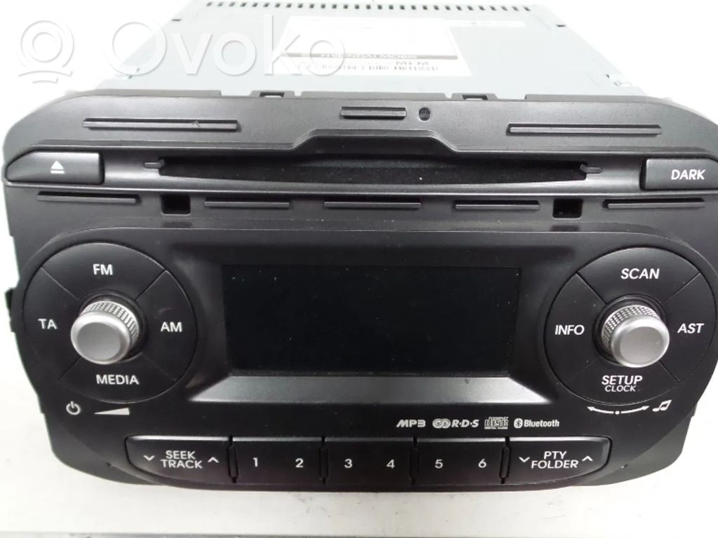 Panel / Radioodtwarzacz CD/DVD/GPS   961701Y261MB2