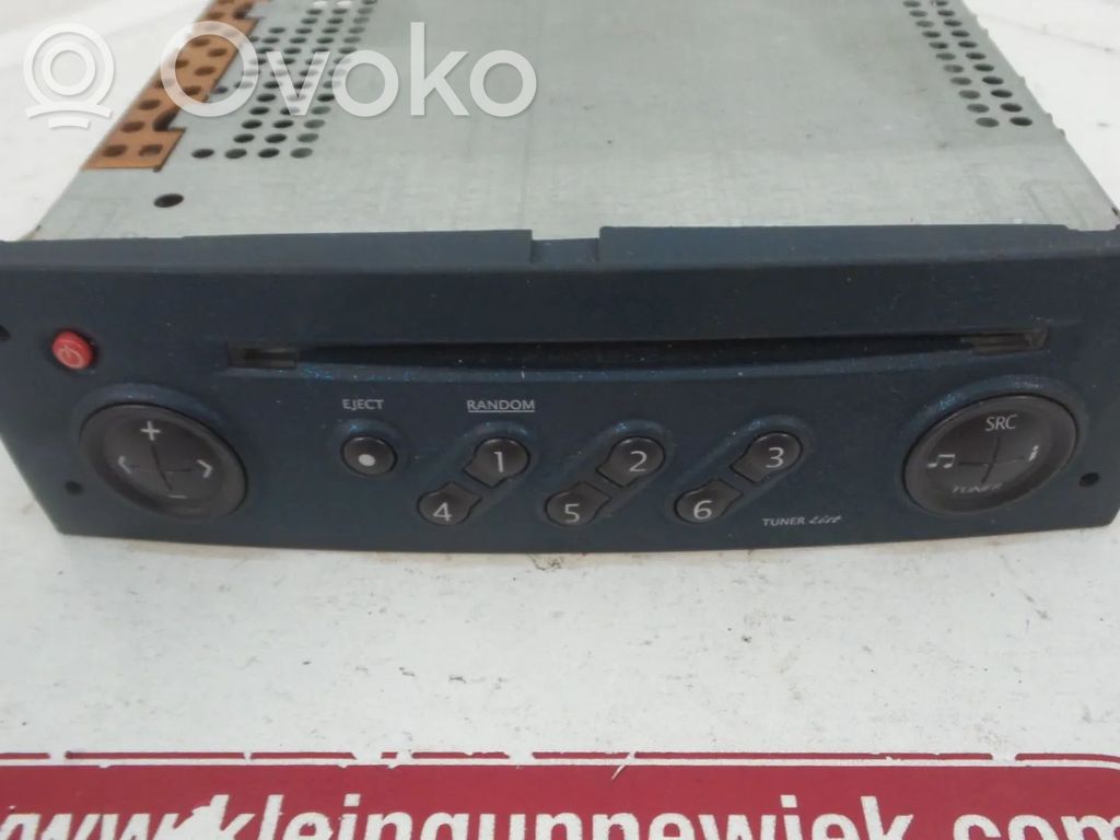 Panel / Radioodtwarzacz CD/DVD/GPS   8200377862