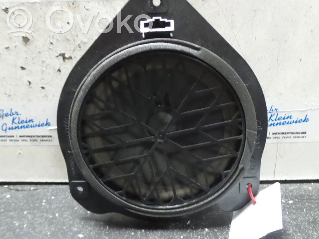 Audi A5 8T 8F Etuoven kaiutin 
