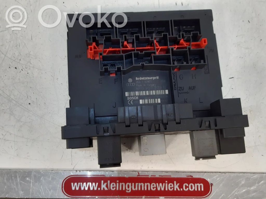 Audi A3 S3 8P Fuse module 