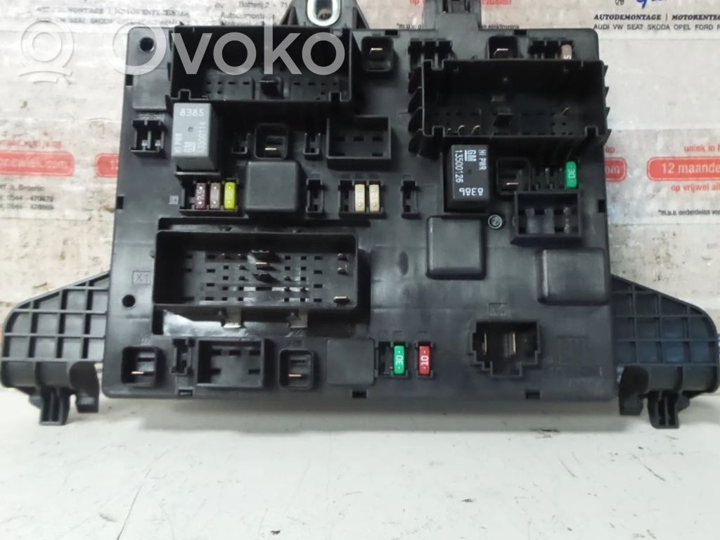 Módulo de fusible   13302300