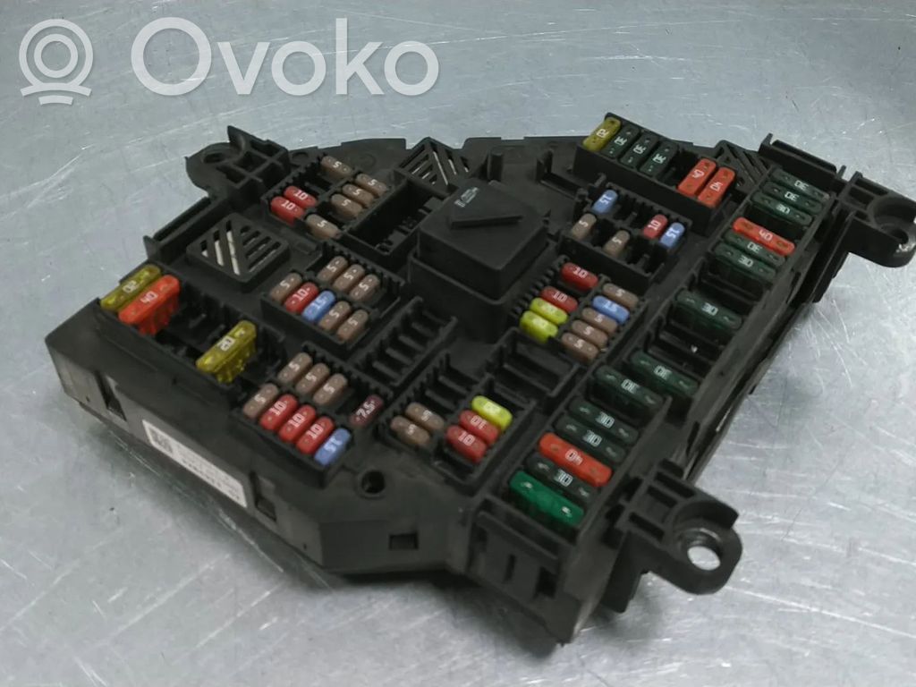 BMW 5 GT F07 Ramka / Moduł bezpieczników 