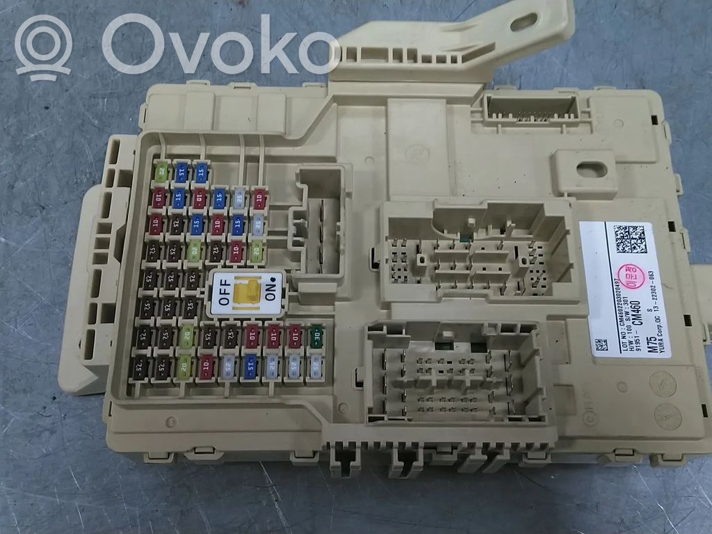 Hyundai Kona I Ramka / Moduł bezpieczników 