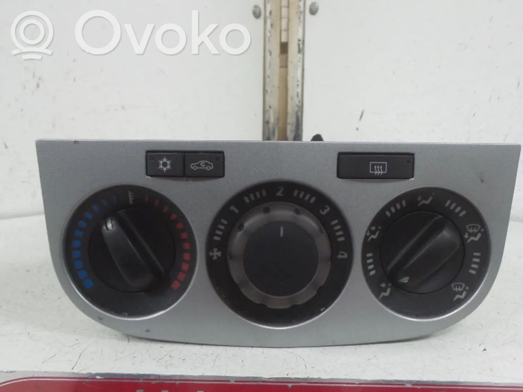Opel Corsa D Climate control unit 