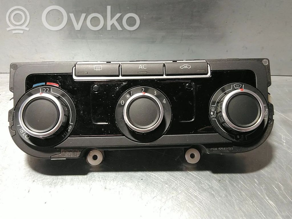 Volkswagen Golf VI Panel klimatyzacji 