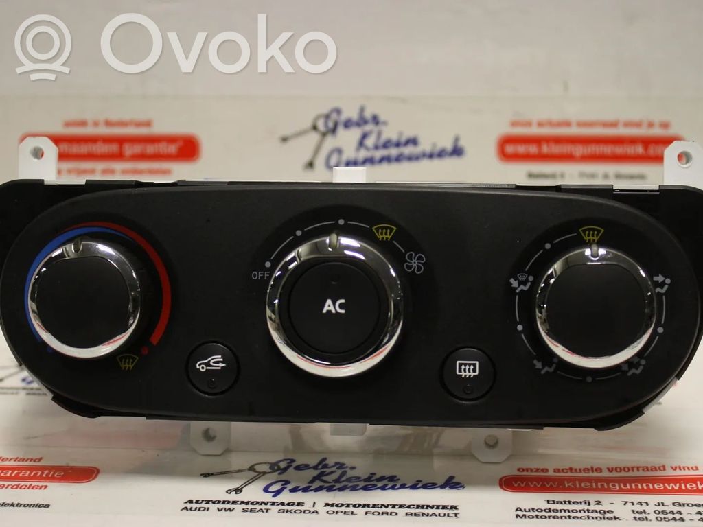 Renault Clio IV Panel klimatyzacji 