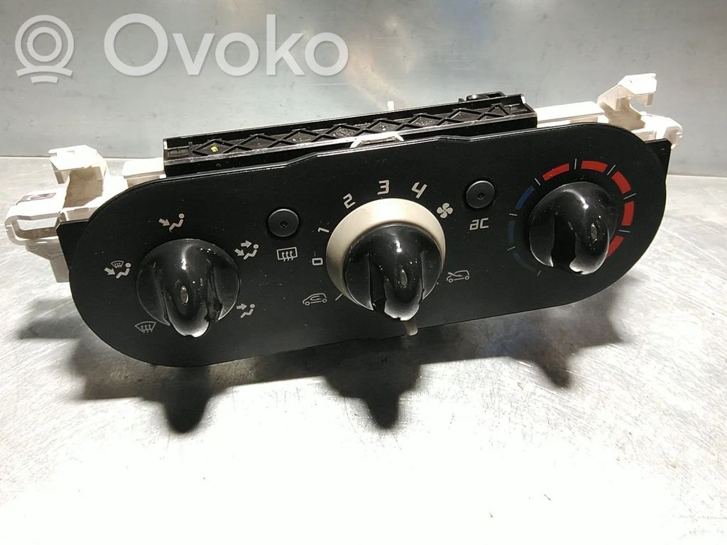 Renault Twingo II Climate control unit 
