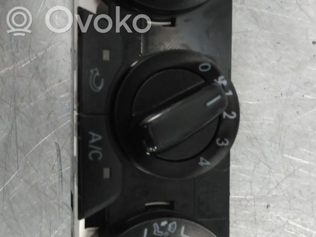 Audi A1 Climate control unit 