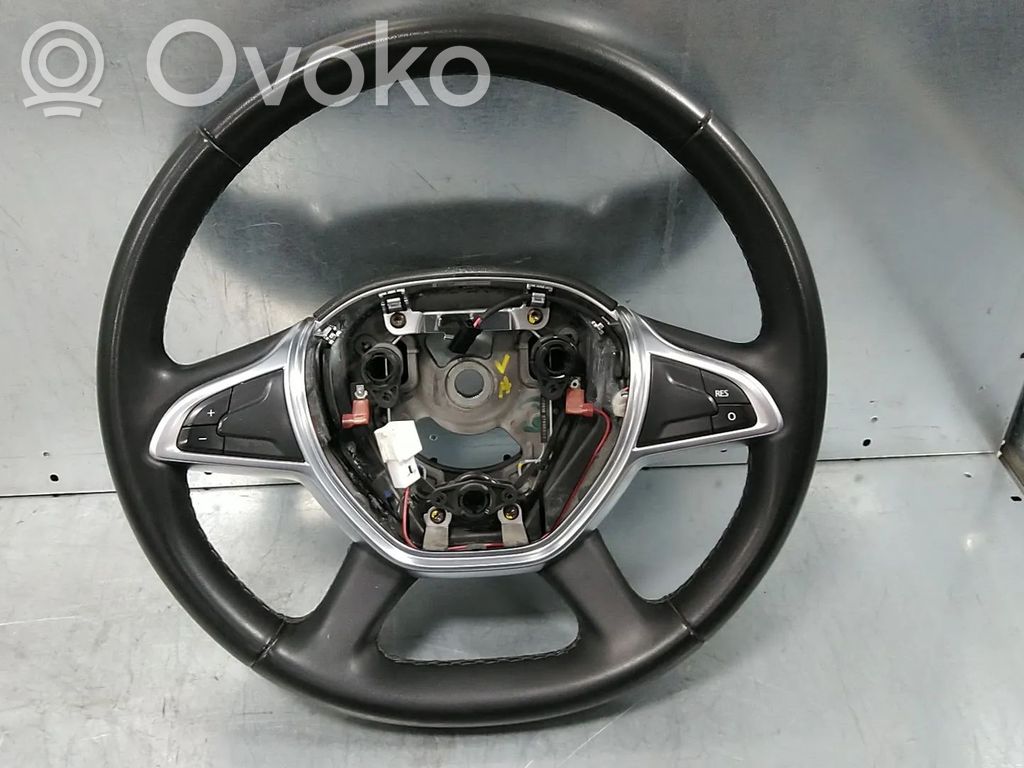 Dacia Duster Ohjauspyörä 