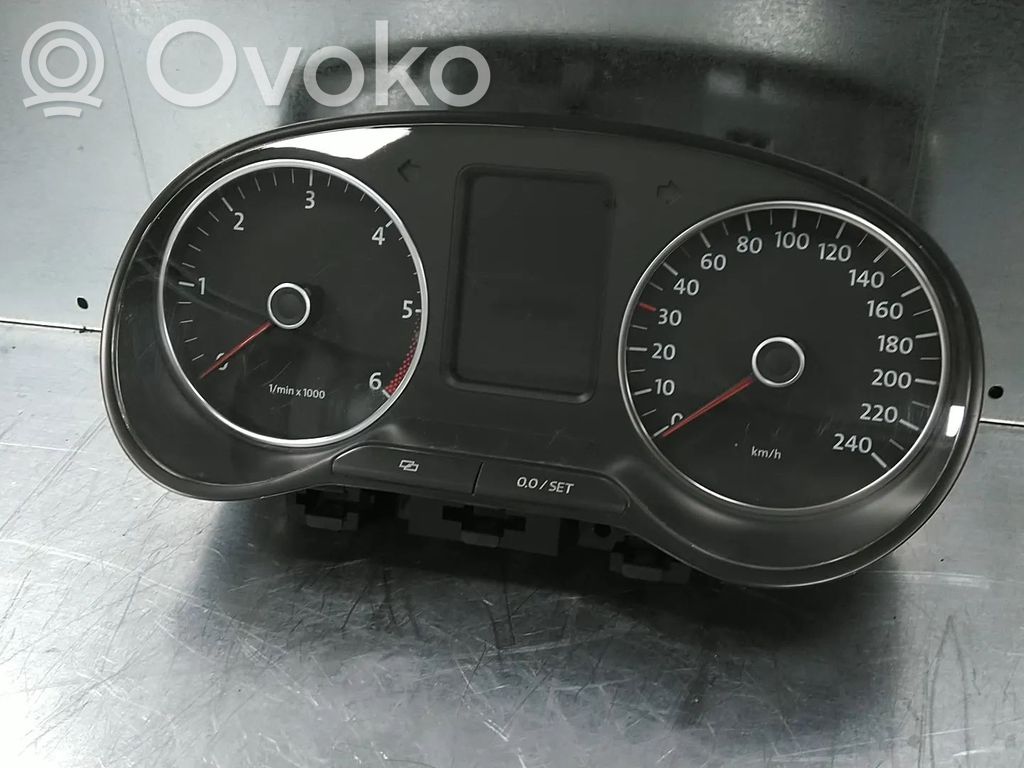Volkswagen Polo V 6R Tachimetro (quadro strumenti)