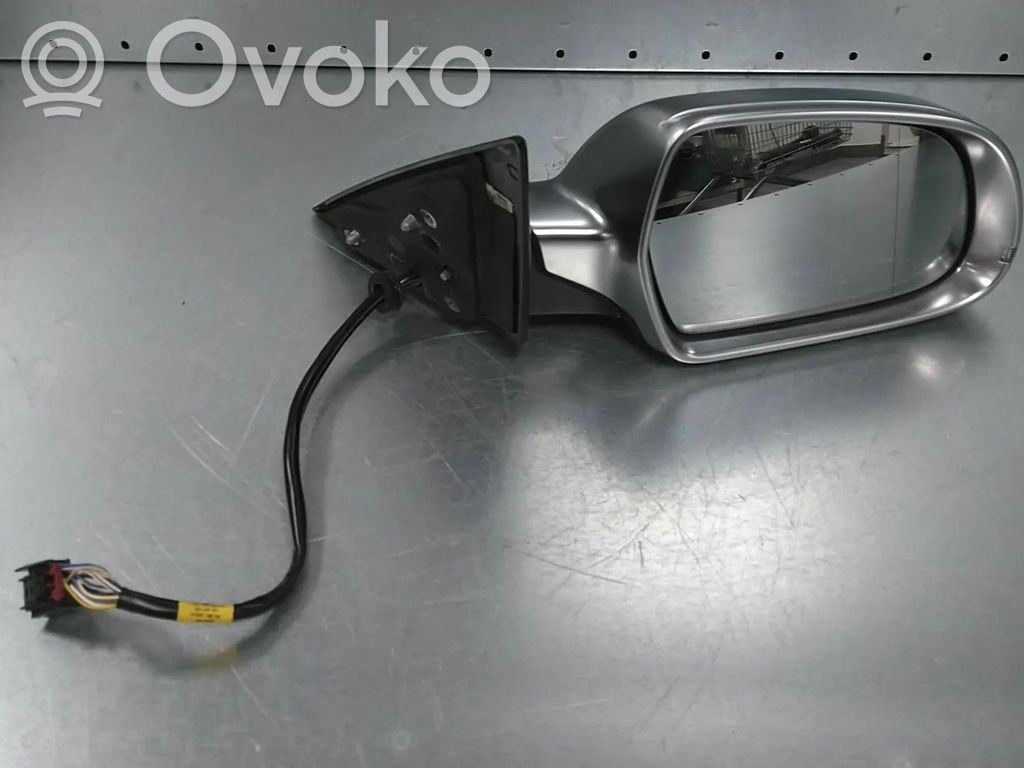 Audi A5 8T 8F Elektryczne lusterko boczne drzwi przednich 