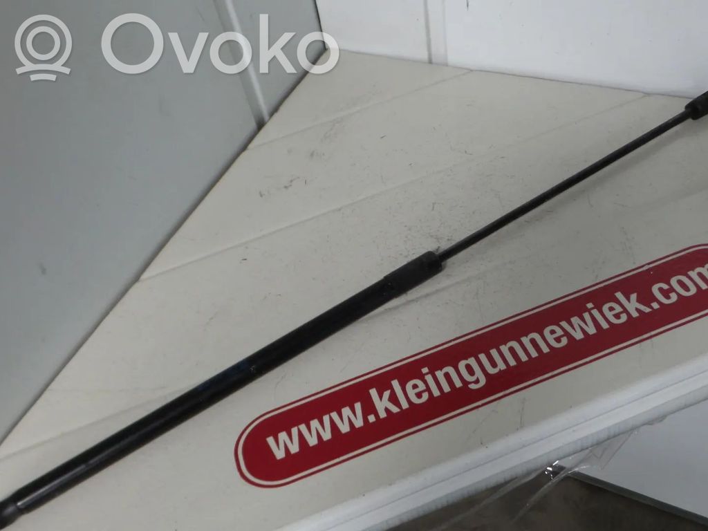 Volkswagen Touran III Siłownik maski przedniej 