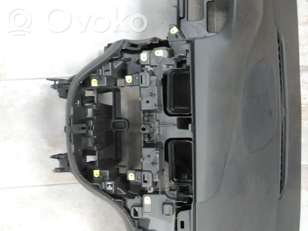 Opel Corsa E Panelė 