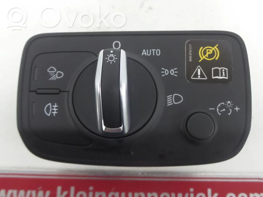 Otros repuestos del interior   8V0941531AR