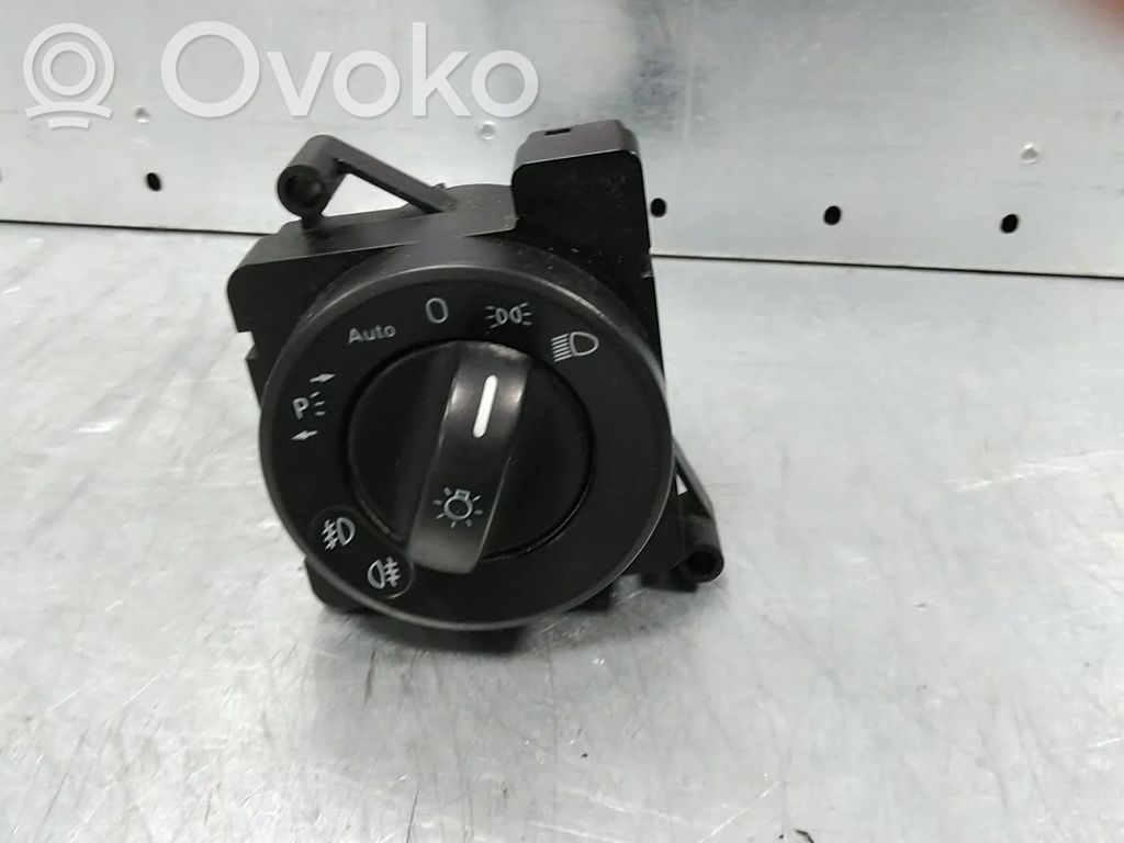 Inne części wnętrza samochodu   A9065450804,2E0959561DM,2E0959561S