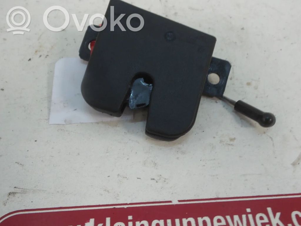 Volkswagen Caddy Spyna galinio dangčio 