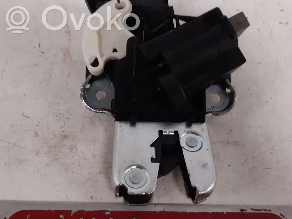 Volkswagen PASSAT B7 Serrure de loquet coffre