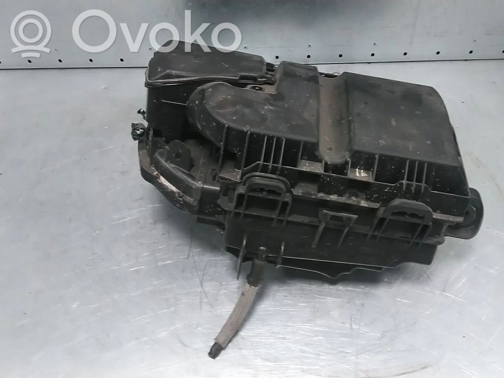 Opel Vivaro Luftfilterkasten 