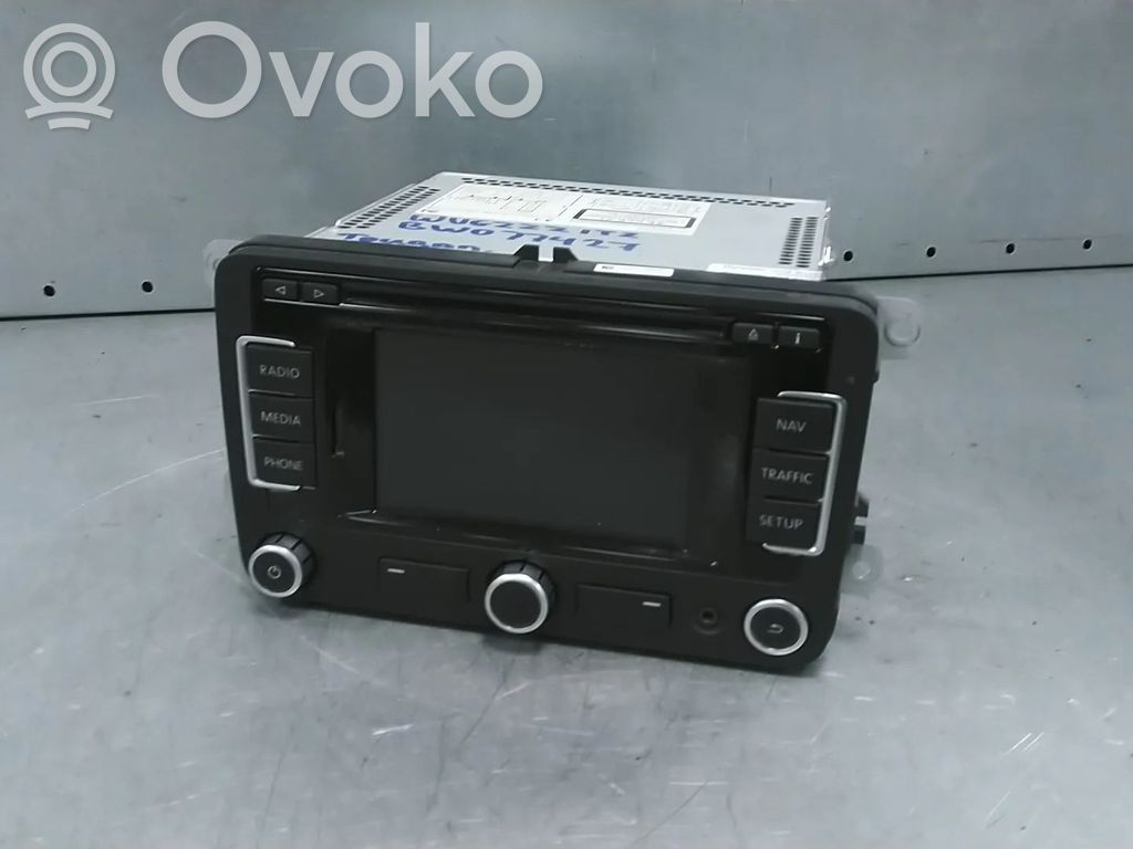 Volkswagen Touran II Stacja multimedialna GPS / CD / DVD 