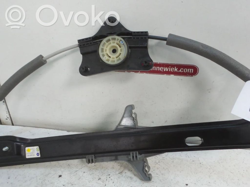 Skoda Superb B8 (3V) Meccanismo di sollevamento del finestrino posteriore senza motorino
