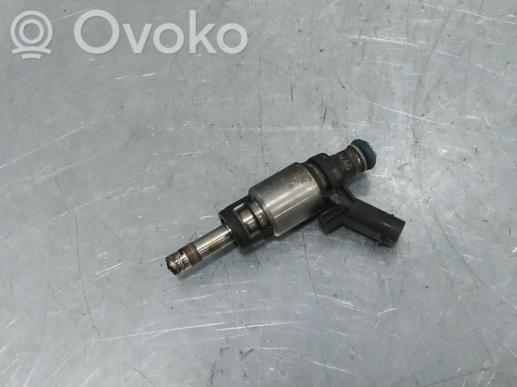Volkswagen Golf VI Fuel injector 