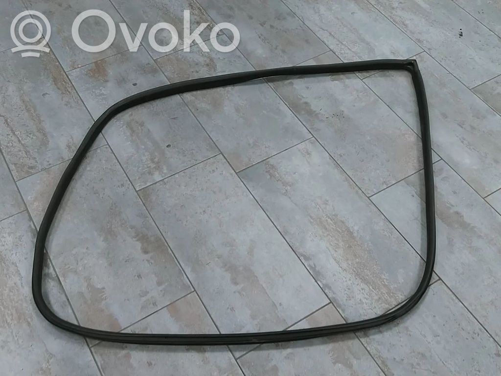 Ford Fiesta Gumowa uszczelka drzwi 