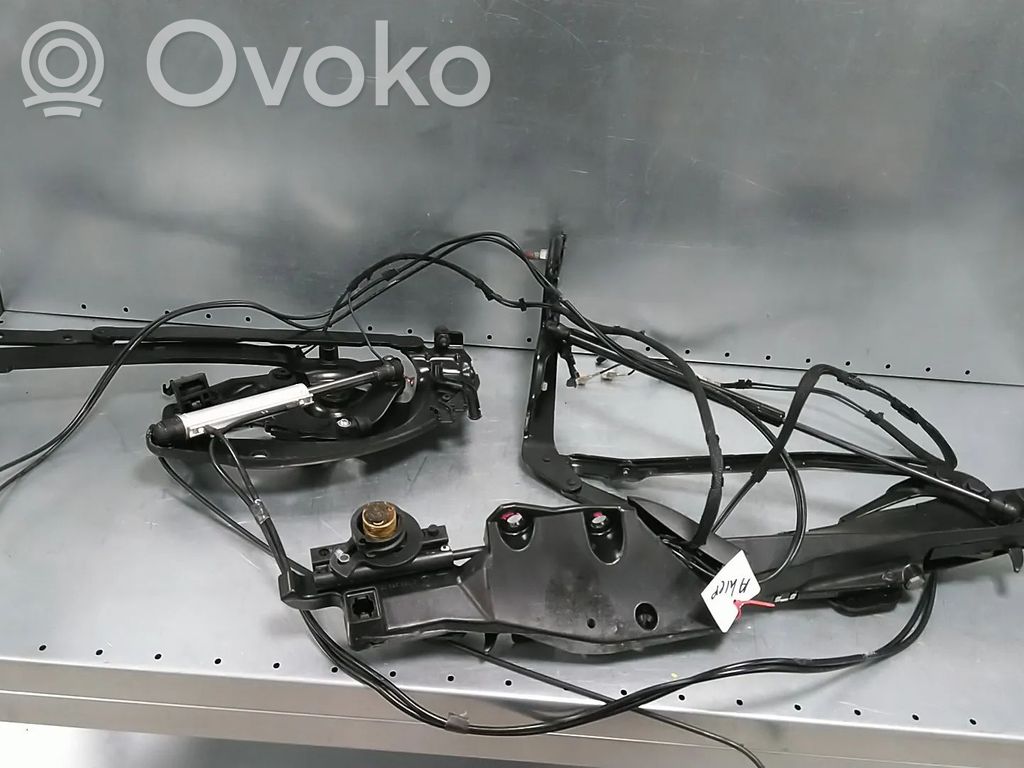 Volkswagen Eos Tailgate hinge 