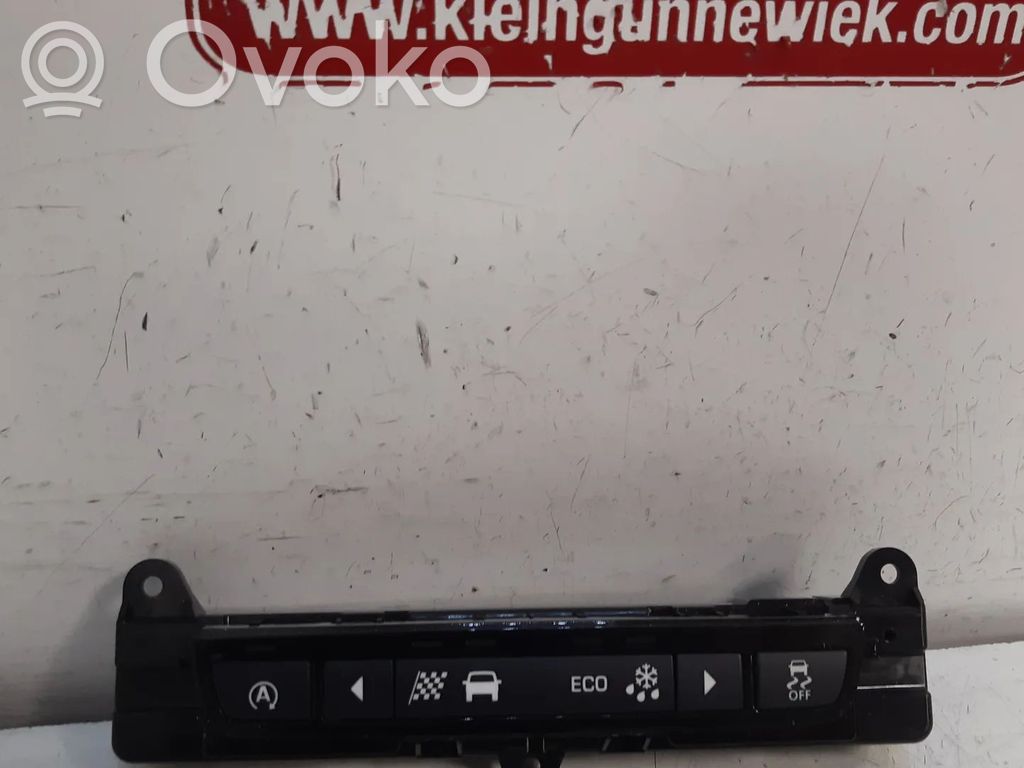 Jaguar XE Alte piese de interior 