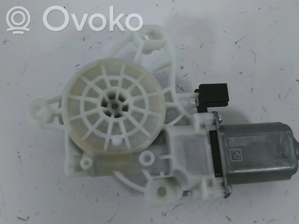 Mercedes-Benz C W205 Silnik regulatora szyby drzwi przednich 