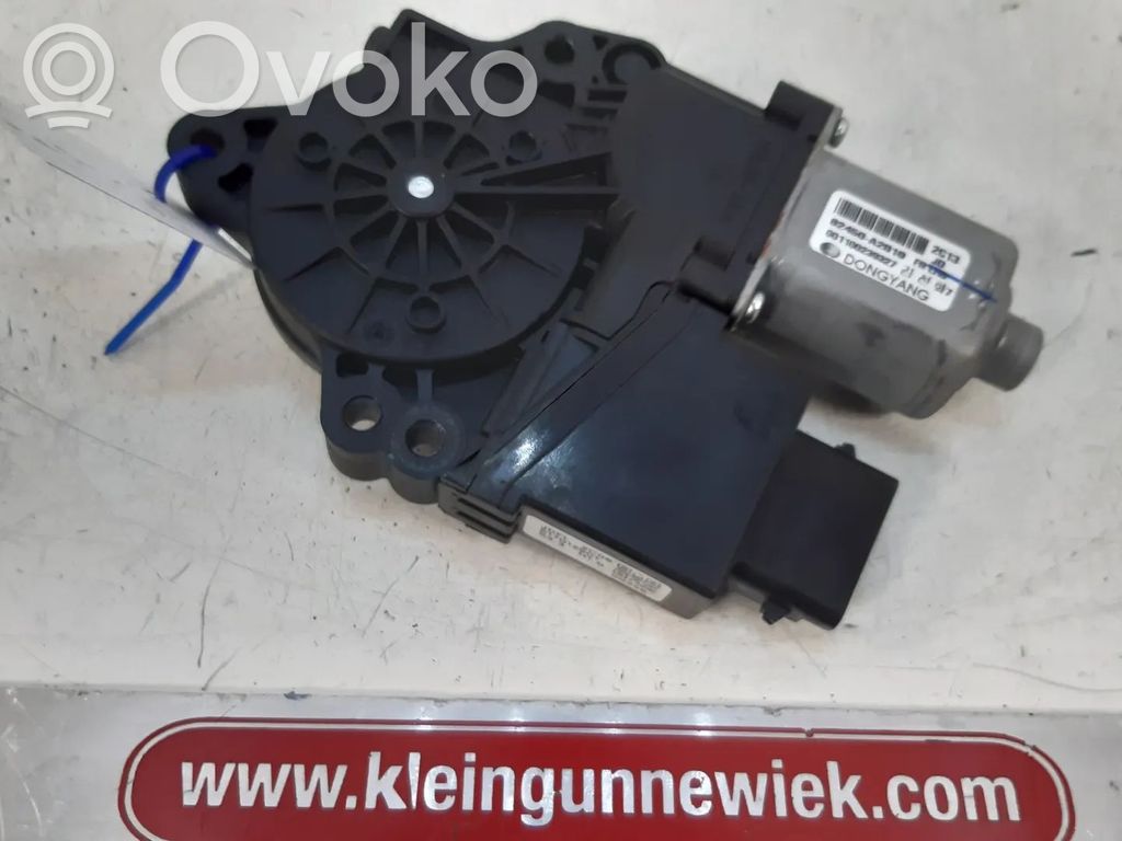 Silnik regulatora szyby drzwi przednich   82450A2010