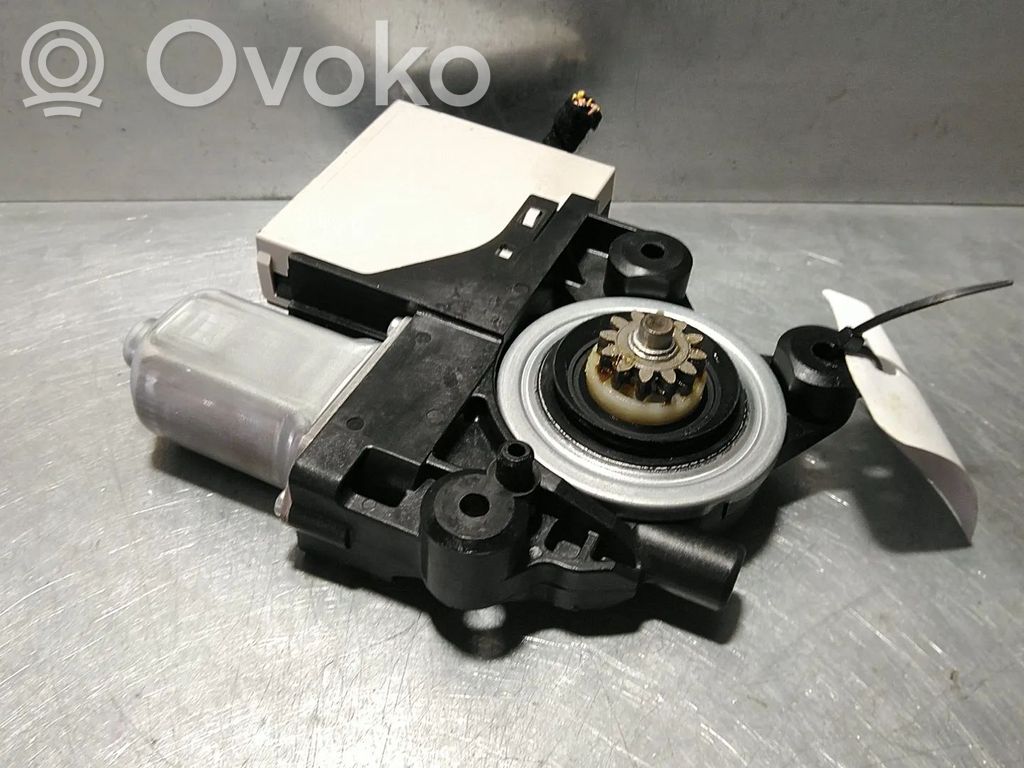 Ford Kuga I Motor del regulador de la ventanilla de la puerta delantera 