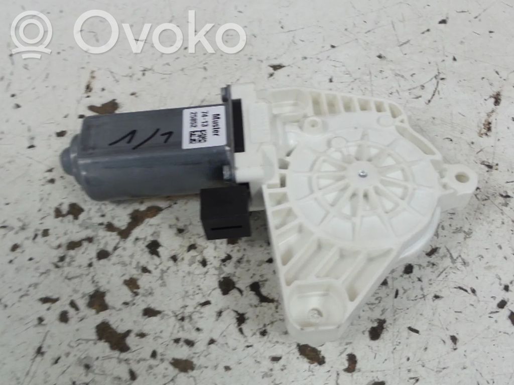 Volkswagen Golf VII Silnik regulatora szyby drzwi przednich 