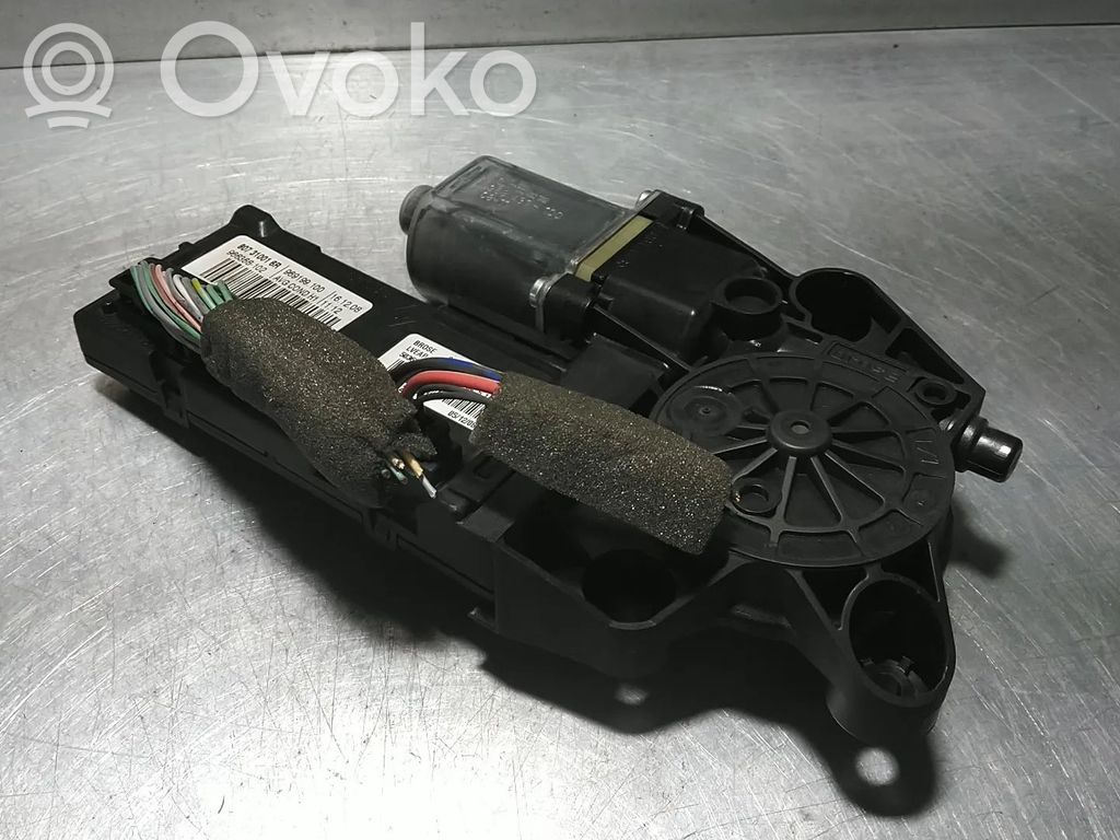 Renault Megane III Silnik regulatora szyby drzwi przednich 