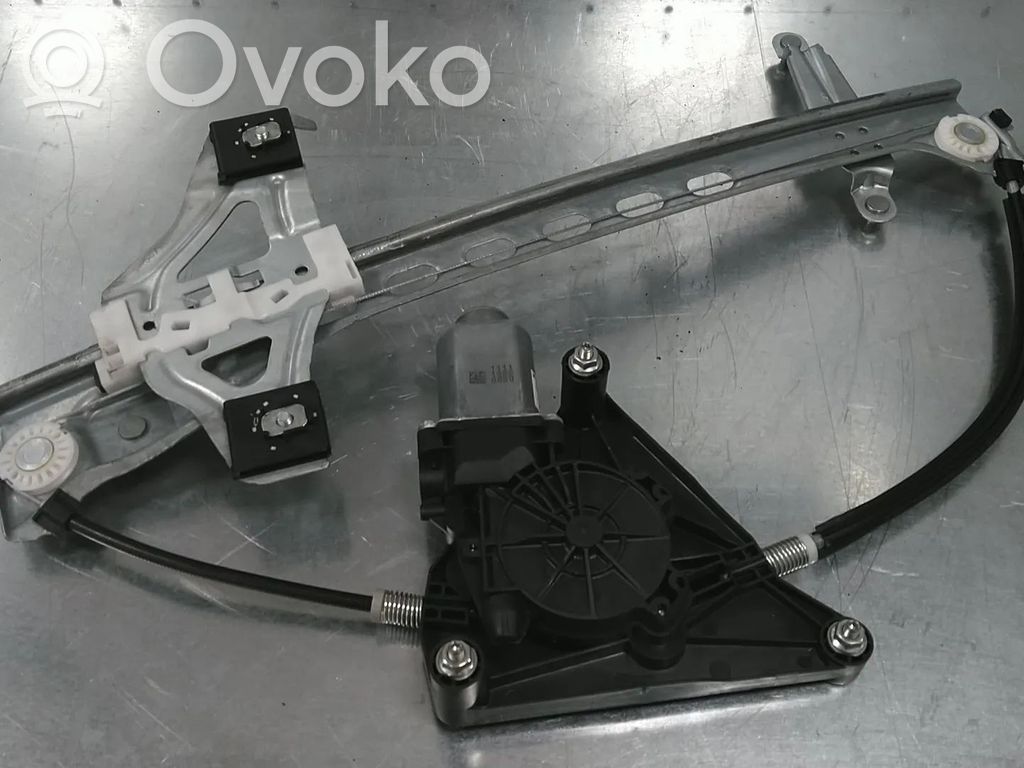 Toyota Aygo AB40 Front door window regulator motor 