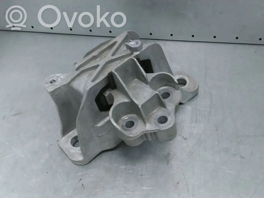 Ford Focus Engine mount bracket 