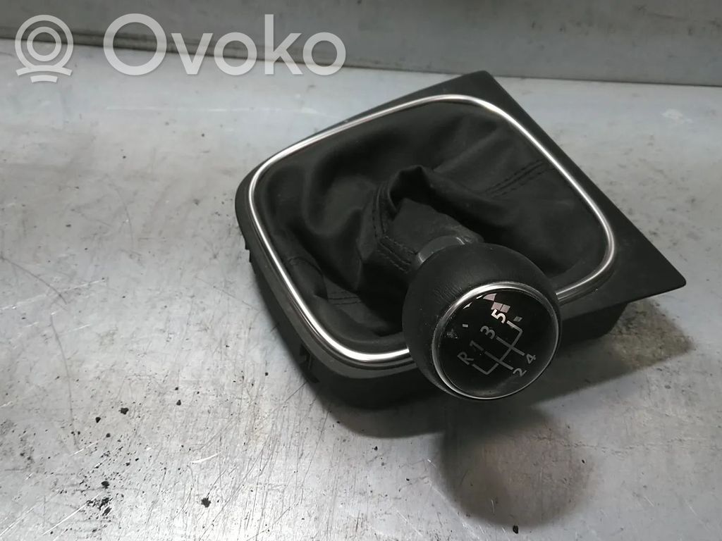 Volkswagen Golf VI Alte piese de interior 