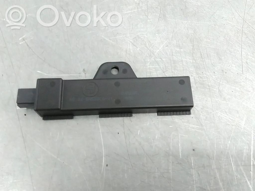 BMW 2 F22 F23 Radion antenni