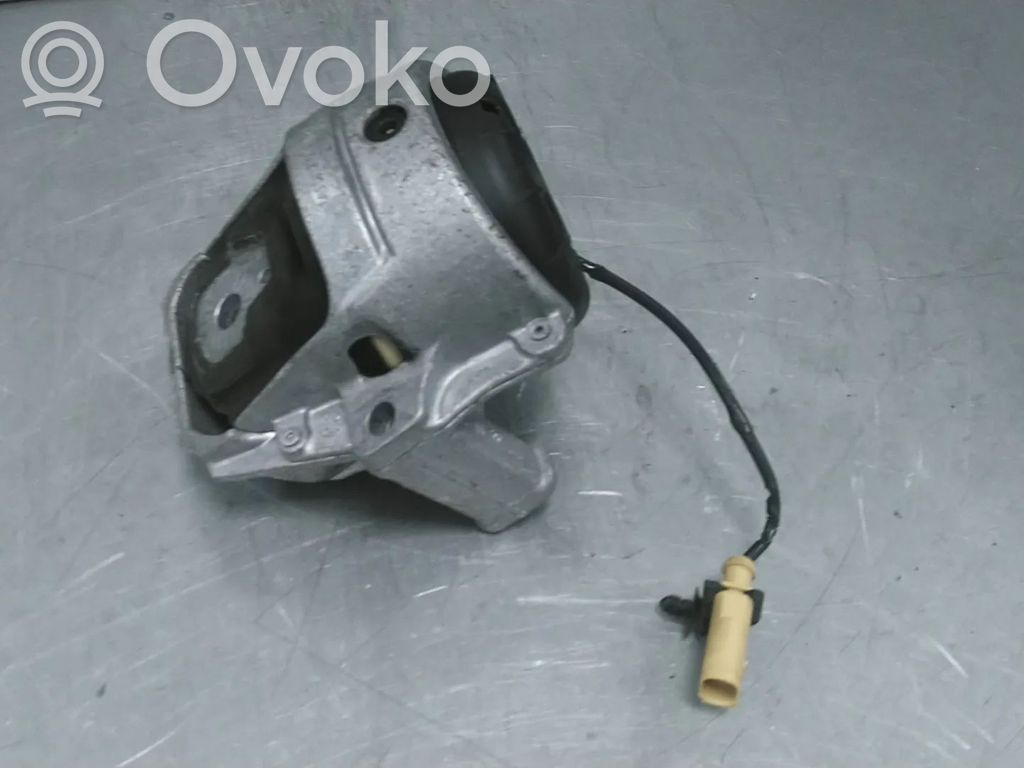 Audi Q5 SQ5 8R Engine mount bracket 