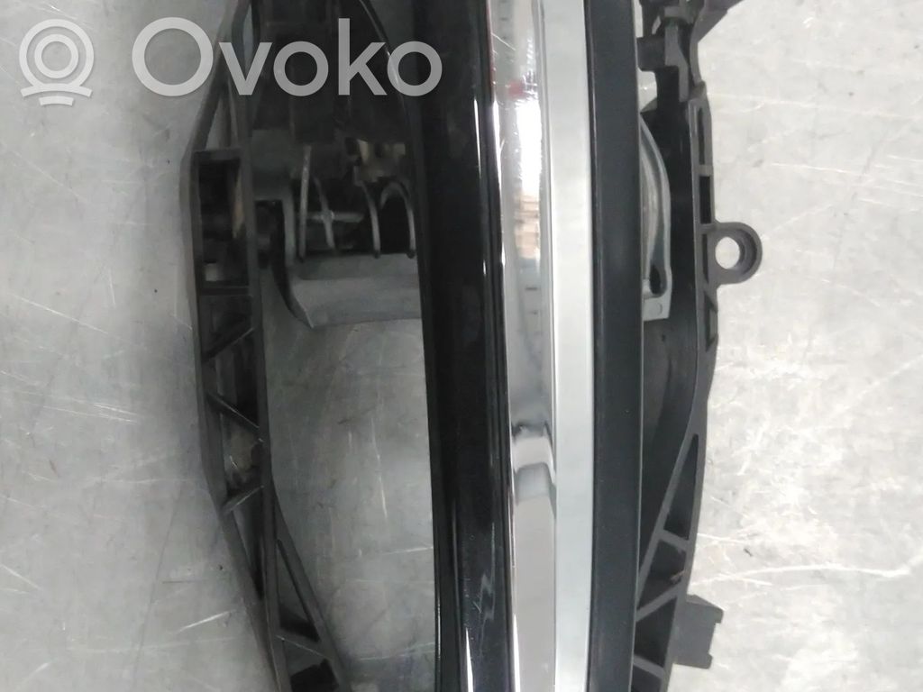 BMW 5 G30 G31 G38 Osłona klamki drzwi tylnych 