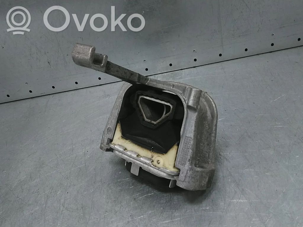 Volkswagen Golf VII Engine mount bracket 