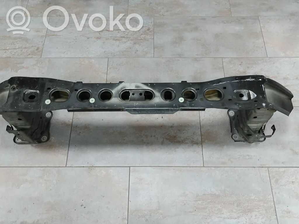 Ford Focus Etupuskurin poikittaistuki 