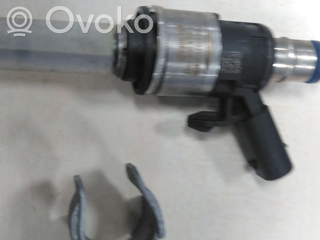 Audi A5 Fuel injector 