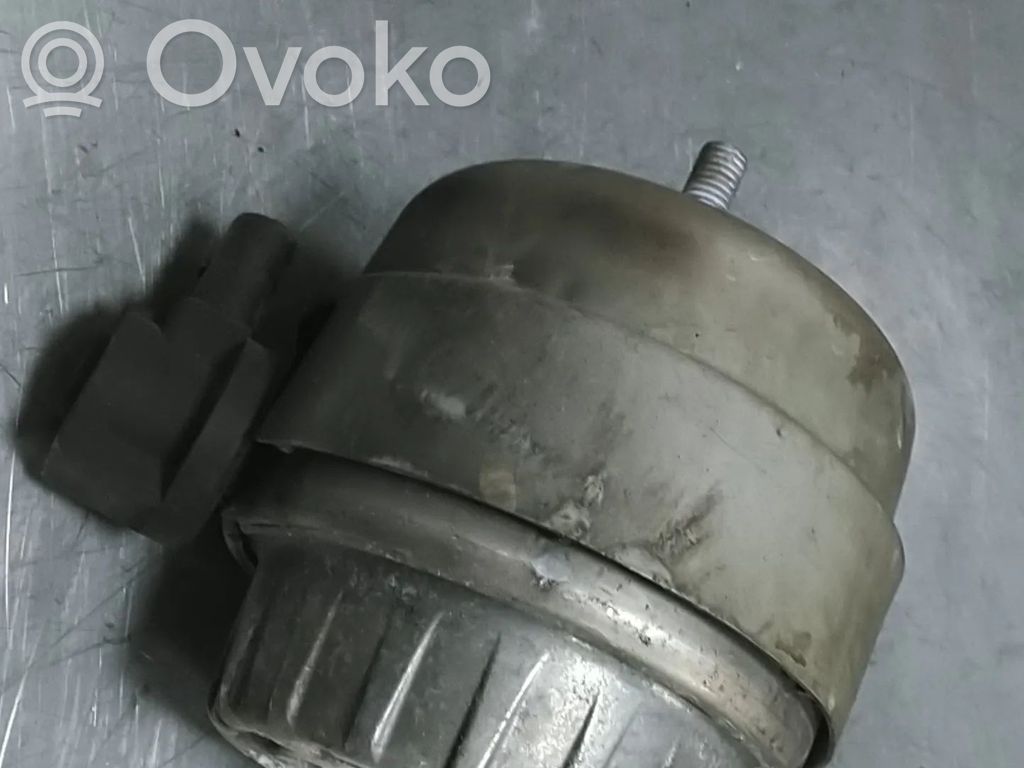 Audi A6 S6 C6 4F Engine mount bracket 