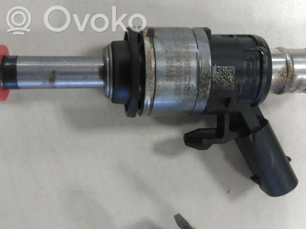 Volkswagen Golf VII Fuel injector 