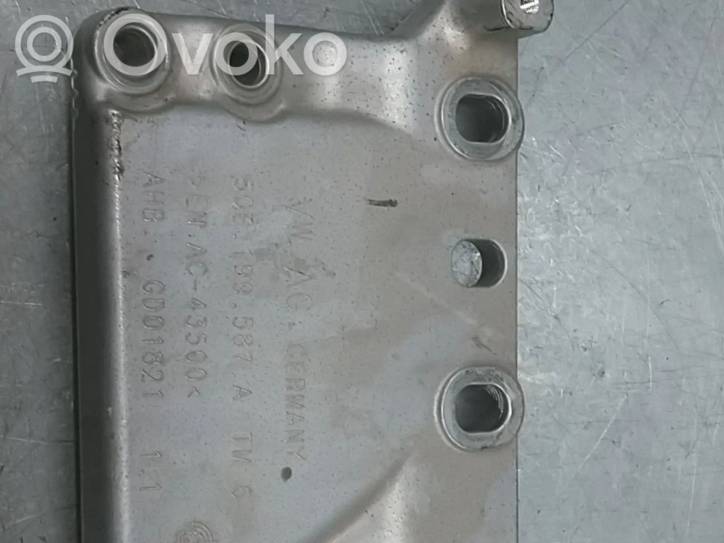 Volkswagen Golf VII Moottorin kiinnikekorvake 